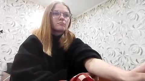 Snapshot of chauknispel chatting on 05-17-26, 09:22 Olivia online show from 05-17-26, 09:22