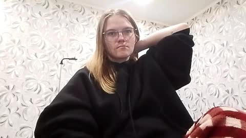 Snapshot of chauknispel chatting on 05-30-26, 10:29 Olivia online show from 05-30-26, 10:29