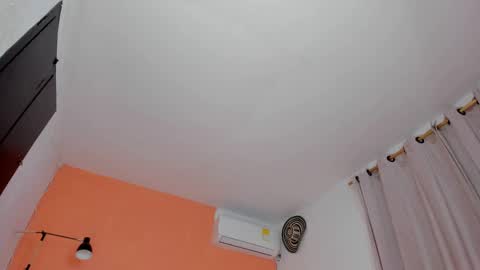 Snapshot of chaybell_ chatting on 12-27-24, 06:24 Chay online show from 12-27-24, 06:24