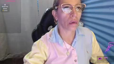 Snapshot of chayla_ruiz chatting on 06-12-26, 10:47 CHAYLA VICTORIA RUIZ online show from 06-12-26, 10:47
