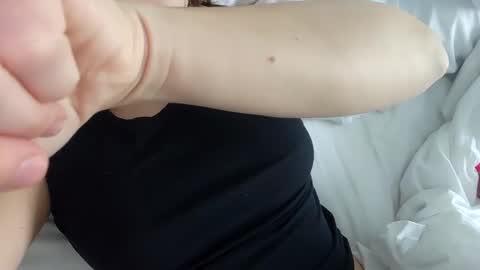 Snapshot of cheeekycouple02 chatting on 01-19-25, 02:28 Cheeeky couple online show from 01-19-25, 02:28