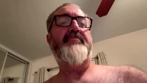 Snapshot of chefsd chatting on 10-19-25, 01:34 Chef online show from 10-19-25, 01:34