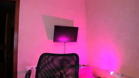 Snapshot of chelsyluxex chatting on 05-30-26, 05:15 Chelsy Luxe online show from 05-30-26, 05:15