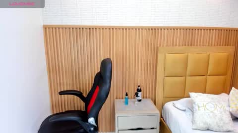 Snapshot of chelsyquinn chatting on 01-17-26, 12:15 Camila online show from 01-17-26, 12:15