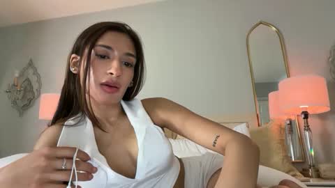 Snapshot of cherliecarmen chatting on 05-19-26, 06:58 cherliecarmen online show from 05-19-26, 06:58