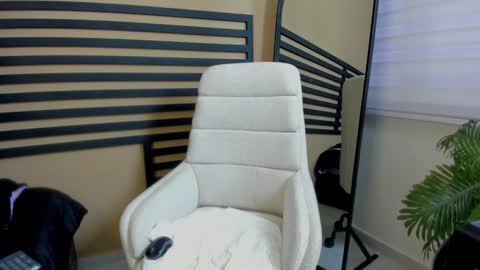 cherry_bunnyx online show from 03-08-26, 04:44