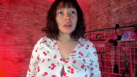 Snapshot of cherry_xoxx chatting on 09-29-25, 11:37     online show from 09-29-25, 11:37