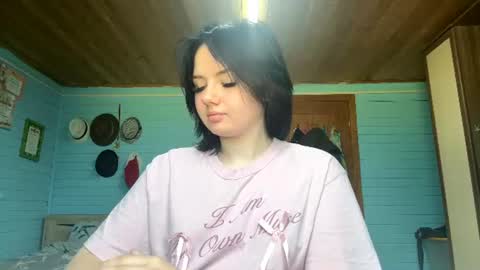 Snapshot of cherrylbeacher chatting on 06-15-26, 11:01 cherrylbeacher online show from 06-15-26, 11:01