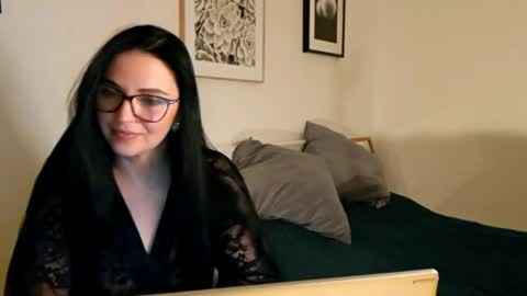 Snapshot of cherryluxe_ chatting on 05-20-26, 07:20 Kira online show from 05-20-26, 07:20