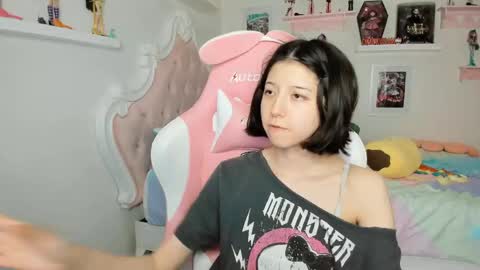 Snapshot of cherrymafer666 chatting on 05-03-26, 01:33 cherrycute666 online show from 05-03-26, 01:33