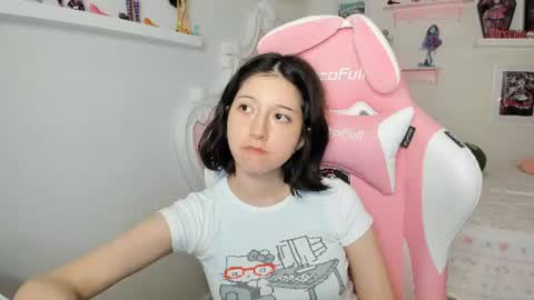 Snapshot of cherrymafer666 chatting on 07-03-26, 01:01 cherrycute666 online show from 07-03-26, 01:01