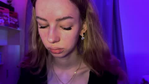 Evie online show from 12-05-25, 11:08