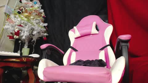 cherry hot online show from 01-18-25, 07:04