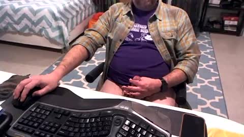 Snapshot of chesbayboy chatting on 01-17-26, 04:50 chesbayboy online show from 01-17-26, 04:50