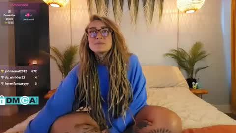 Chevi Blue online show from 10-20-25, 04:18