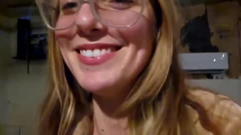 Snapshot of chezzaluna chatting on 12-02-24, 03:58 Chezza online show from 12-02-24, 03:58