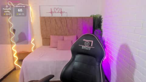 Chiara  online show from 09-22-25, 07:05