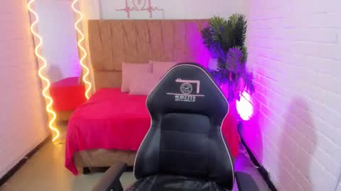 Chiara  online show from 10-14-25, 07:14