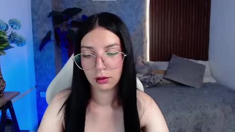 Snapshot of chiaraa_fiore chatting on 02-26-25, 07:49 Chiara online show from 02-26-25, 07:49