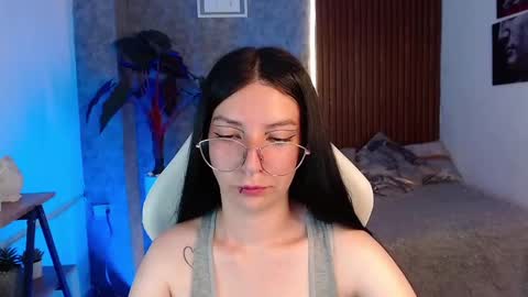 Snapshot of chiaraa_fiore chatting on 03-07-25, 12:04 Chiara online show from 03-07-25, 12:04