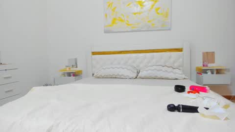 Chiara online show from 05-17-26, 07:28