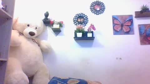 Snapshot of chiarafioree chatting on 10-03-25, 08:28 ChiaraFioree online show from 10-03-25, 08:28