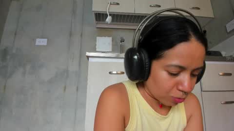 Snapshot of chiarafustox chatting on 03-24-26, 10:15 Chiara fustox online show from 03-24-26, 10:15