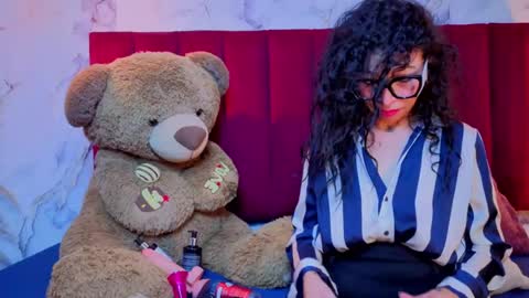 Snapshot of chiarajjones chatting on 07-15-26, 12:43 CHIARA online show from 07-15-26, 12:43