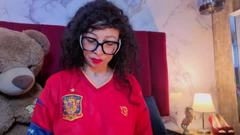 Snapshot of chiarajjones chatting on 07-19-26, 01:15 CHIARA online show from 07-19-26, 01:15