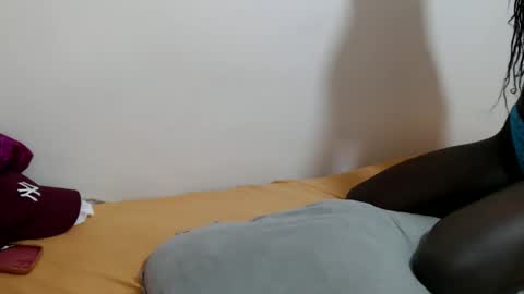 chichie_ online show from 05-08-26, 09:25