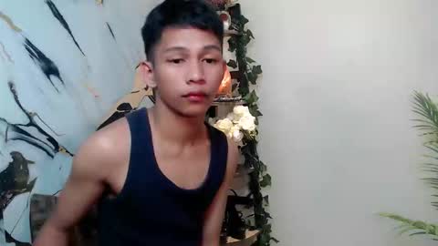 Snapshot of chick_renz chatting on 09-26-25, 04:00 chick_renz online show from 09-26-25, 04:00