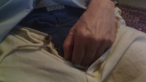 Snapshot of chiguy444 chatting on 06-24-26, 04:06 chiguy444 online show from 06-24-26, 04:06