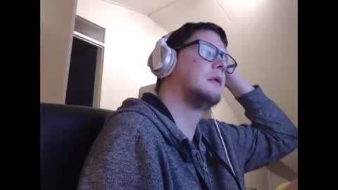 chillzonecam online show from 10-13-25, 05:02