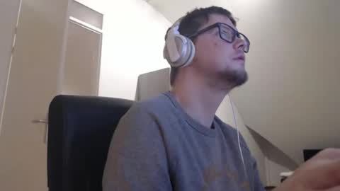 chillzonecam online show from 11-29-25, 07:39