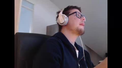 chillzonecam online show from 04-25-26, 06:38