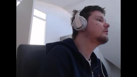 chillzonecam online show from 04-26-26, 10:02