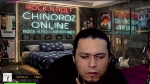 Snapshot of chinoroz chatting on 06-18-26, 12:33 Enrique online show from 06-18-26, 12:33
