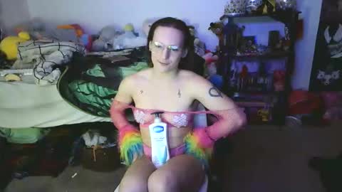 Snapshot of chippiesbedroom chatting on 02-27-26, 06:57 Chip 3 online show from 02-27-26, 06:57