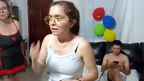 chiquitahot69 online show from 12-19-25, 12:17