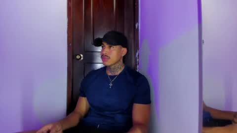 Snapshot of chirshot21_ chatting on 07-18-26, 12:31 Chris online show from 07-18-26, 12:31