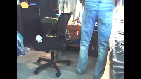 Snapshot of chitwnhustler chatting on 05-23-26, 02:21 SpunHung online show from 05-23-26, 02:21