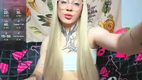 Chloe INDEPENDENT MODEL online show from 06-15-26, 07:05