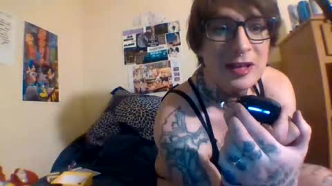 chl0efromthestars online show from 03-01-26, 06:48