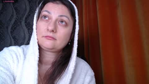 Mira online show from 12-23-25, 01:47