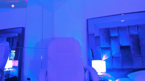 Chloe online show from 01-25-25, 02:47