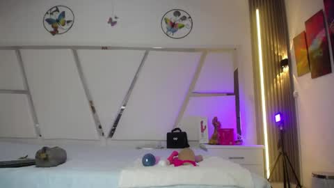 Snapshot of chloe__jones_ chatting on 06-01-26, 12:51 Chloe online show from 06-01-26, 12:51