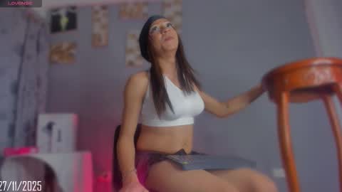 chloe_cooperr online show from 11-28-25, 03:31