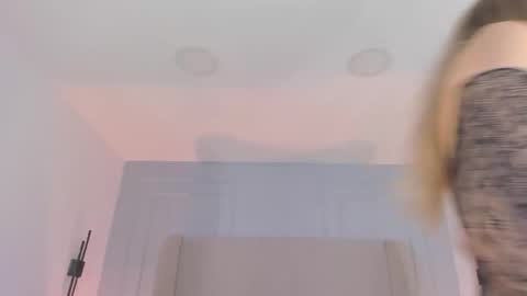 Chloe online show from 05-22-26, 03:39