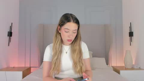 Snapshot of chloe_dee_ chatting on 06-16-26, 07:49 Chloe online show from 06-16-26, 07:49