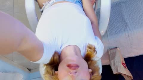 Snapshot of chloe_goddes chatting on 12-28-24, 12:04 CHLOE online show from 12-28-24, 12:04